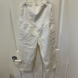 Maternity white 3/4 pants